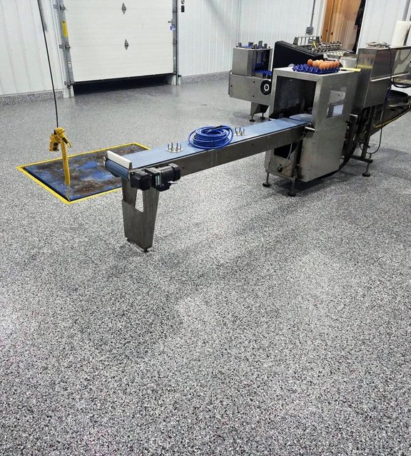 Gray flake epoxy flooring in a food-processing facility