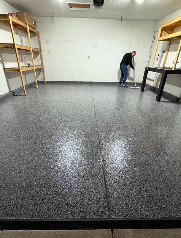 Glossy garage epoxy floor finish in Marysville, OH